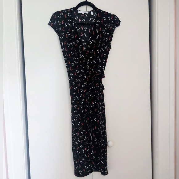 Lark & Ro XS Floral Wrap Dress - Picture 4 of 6